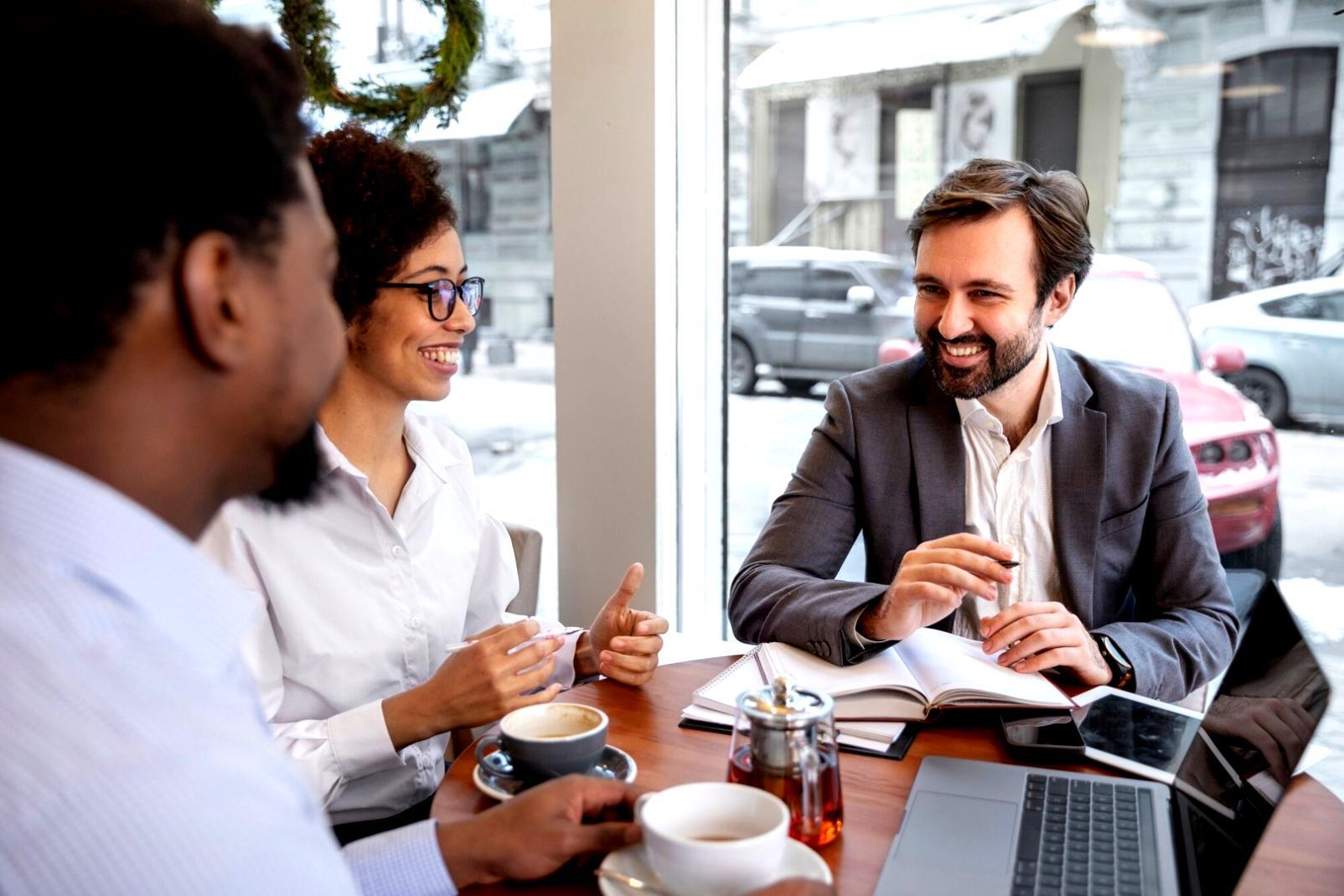 Espace de formation ivoxokaeeonnizapisol avec équipements professionnels